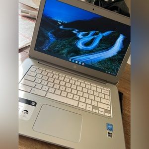 14’ HP Chromebook, Charger Included